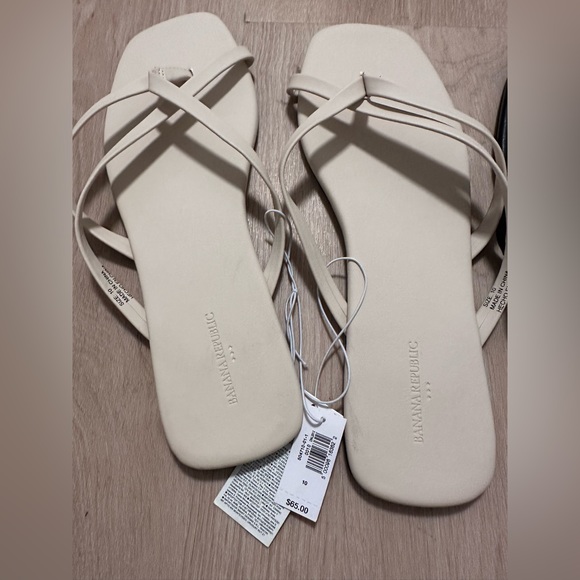 Banana Republic stylish simple sandals - $20 for both - Picture 3 of 3
